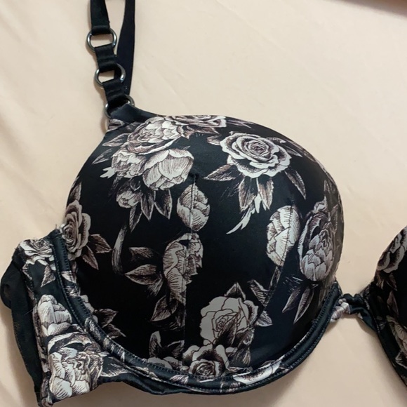 Victoria's Secret Other - VS Very Sexy Push Up Bra 36D